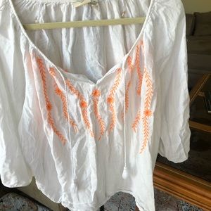 Comfy cute white blouse